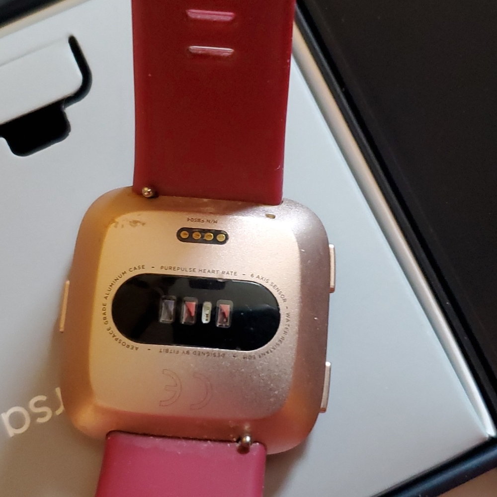 Fitbit Versa - image 8